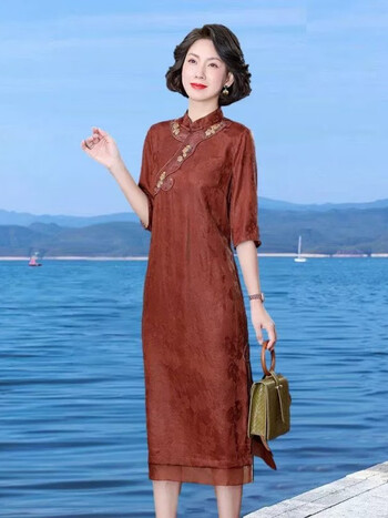 东方鸭香云纱真丝连衣裙夏季女装新款2023旗袍女刺绣桑蚕丝红色裙子