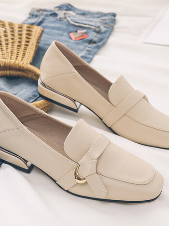 2022新款英伦风不累脚乐福鞋女士方头低跟通勤软皮平底女单鞋米白色35