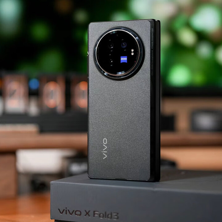 vivovivo vivo X Fold3 第二代骁龙8折叠屏商务超轻薄拍照AI手机 轻羽白 _xFldo3_12GB+256GB 轻羽白 5G通16GB+512