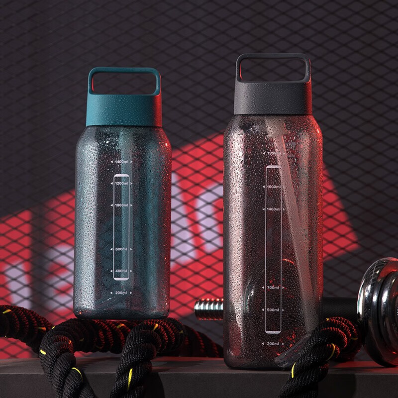 茶花劲派大容量运动水杯男女塑料便携水壶健身夏天耐高温水瓶夏季杯子 【深蓝色1800ML】劲派大容量水杯