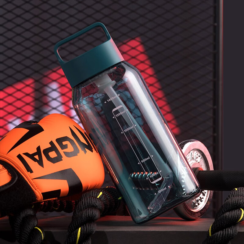 茶花劲派大容量运动水杯男女塑料便携水壶健身夏天耐高温水瓶夏季杯子 【深蓝色1800ML】劲派大容量水杯