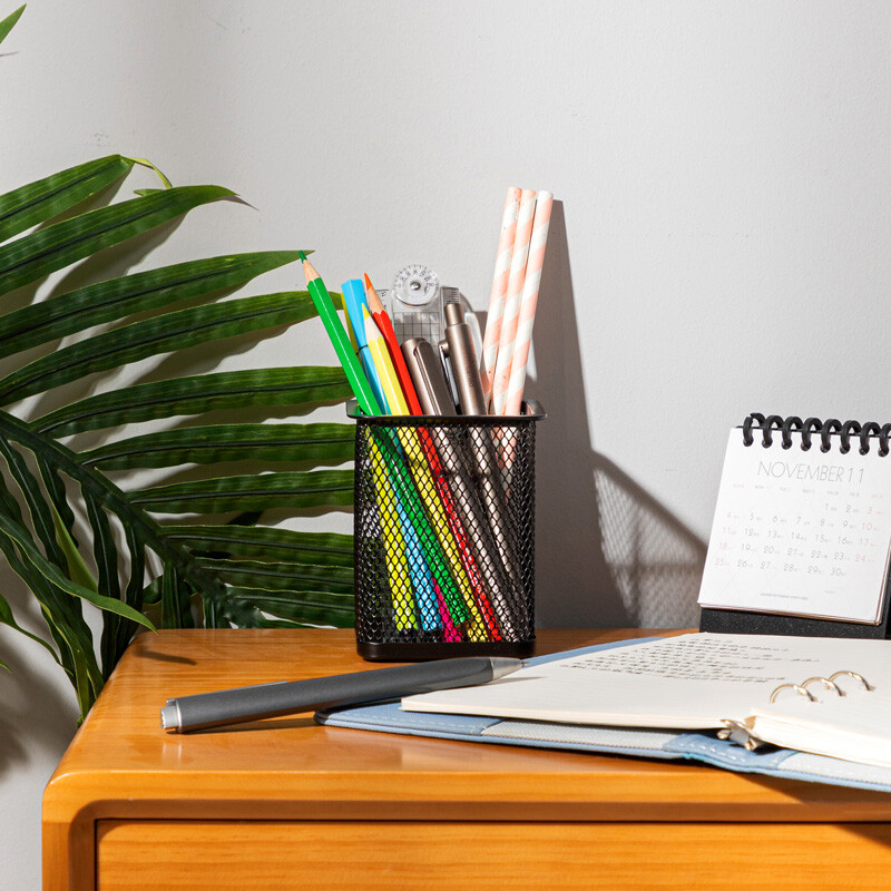 得力（deli）金属网状笔筒笔插圆形方形简约网纹创意桌面化妆刷收纳盒收纳桶笔盒大容量多功能办公用品 方款-金属网格笔筒 9174
