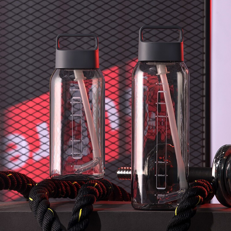 茶花劲派大容量运动水杯男女塑料便携水壶健身夏天耐高温水瓶夏季杯子 【深蓝色1800ML】劲派大容量水杯