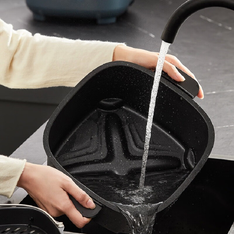 美的（Midea）空气炸锅电子触摸屏定时预约多功能油网可拆洗免翻面热风循环大可视窗大容量6L不粘锅KZC6087 浅蓝色