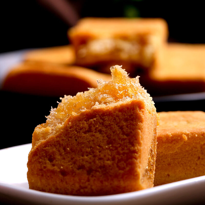 百草味 台湾特色糕点 凤梨酥300g/盒 美食特产零食 精品盒装 *2个