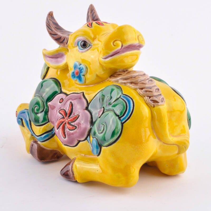 炳辰翰交趾陶瓷器彩釉扭转乾坤生肖牛摆件 风水家居摆设开业摆件 宝贝