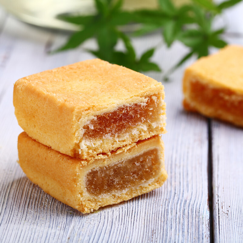 百草味 台湾特色糕点 凤梨酥300g/盒 美食特产零食 精品盒装 *2个