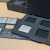 芯片样品盒收纳盒集成摆放黑色凹槽格子海绵ic存放试验周转 大款G 92*120*16mm 内格尺寸5.5