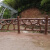 迦图鲮水泥仿木护栏户外扶手栏杆河道景观鱼池塘混凝土栅栏桥梁护栏厂家