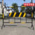 坚冠 铁马防护栏带牌款 1*1.5米黑黄色 可移动护栏围挡市政景区道路隔离警示栏 交通设施马路护栏