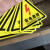 有点危险标识 有电危险警示贴 三角形 安全标识牌 当心触电 贴纸 黑色闪电 14x14cm