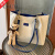 初徒（CHUTU）品牌托特包女包大容量单肩包高级质感真皮水桶包高档礼盒装包包女 米白+蓝色【30*12*23cm】
