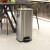 迪恩斯（DEANS）不锈钢脚踏垃圾桶大号带盖厨房商用室内办公室脚踩垃圾桶开盖静音缓降防指纹30升