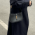 Yves Saint Laurent圣罗兰 YSL女包 LE5A7  金标logo流浪包 手提单肩包 女款 黑色小号（23*16*6.5）