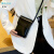 薇缇莉 WEIL TI LI2024新款时尚百搭竖款小方包韩版压壳质感手机包通勤斜挎包小包包 白色