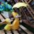 莎庭（SARTILL）美式乡村鸭子摆件仿真卡通动物树脂户外庭院花园装饰园艺造景摆设 蓝侣鸭打伞