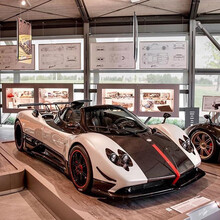 帕加尼真车授权儿童电动车四轮带遥控汽车婴幼儿宝宝大号玩具车可坐人小孩跑车 白色-皮座椅/便携拉杆/软轮/电子转向/四轮发光