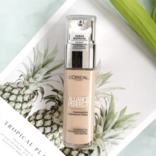 欧莱雅 (LOREAL) 俄罗斯绝配无暇粉底液质地细腻保湿遮瑕提亮肤色30ml 1.5N自然色