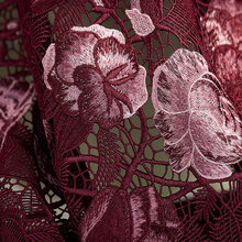煊缎 深酒红色布料 蕾丝镂空刺绣花蕾丝裙子女上衣 柔软手工面料制衣 布料色(1K3PPM200338)