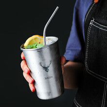 厨匠 304不锈钢杯子咖啡杯带盖吸管杯套便携随手水杯马克杯大容量奶茶杯家用啤酒杯防摔水杯简约男士成人 不锈钢本色-麋鹿-500ml-杯套+吸管+杯盖