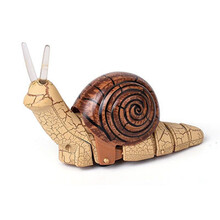 眼镜蛇抖音同款仿真遥控毛毛虫爬行动物虫子昆虫电动蟑螂整蛊玩具(部分偏远地方不发，详情请咨询客服 遥控版蜗牛棕色壳 标配+螺丝刀+6纽扣电池