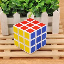 实木积木桌子积木底板兼容男孩玩具拼装模型折叠学习桌椅早教儿童玩具女孩大颗粒 魔方一个