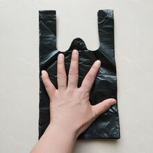 小垃圾袋黑色小号手提式迷你桌面20cm一次性背心式加厚300只 迷你黑色常规15*24[宽*高]-700只 加厚