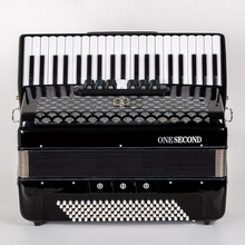 一秒（ONESECOND）德国音簧手风琴成人儿童考级演奏初学60\/96\/120BS 型号YMS998-120贝斯黑色
