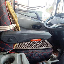 货车主驾驶座椅扶手江淮骏铃GV3V5V6V9帅铃H330K340汽大货车专用座椅扶手加改装通用 黑色【左右通用】 小号支架