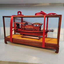 【七夕礼物】嘉兴红船模型 纪念品南湖红船模型嘉兴红船手工艺木船纪念船木船迷你船模型礼品 28型红木玻璃罩