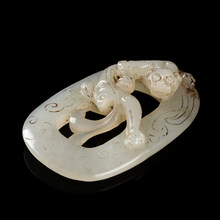 陕西省文物总店清代镂空玉兽牌