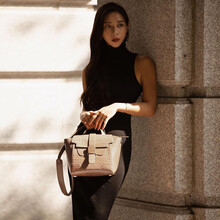 SENREVE 小号Maestra大师包 龙纹皮 头层牛皮 手工斜挎双肩背包女 拿铁色