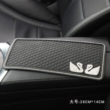 嘉宴 卡通镶钻汽车防滑垫 车用中控仪表台置物垫车内摆件防滑垫耐高温 大号(对装天鹅)