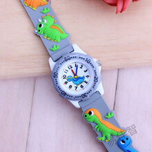 可爱卡通小男孩恐龙手表学生儿童幼童石英防水电子韩版礼物潮腕表 灰色