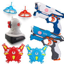 儿童玩具男孩玩具枪小孩打蜘蛛飞碟电动镭射枪亲子互动安全cs投影打鸭子游戏声光红外线感应对战枪 (投影对战双枪版)白蓝枪+2飞碟+2胸甲+1投影