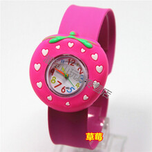 儿童小礼品手表拍拍表卡通儿童玩具手表男女孩电子表幼儿手表 草#莓玫红