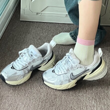耐克（NIKE）跑步鞋男鞋女鞋新款运动鞋轻便减震学生增高厚底老爹鞋低帮休闲鞋 FD0736-100白银 36
