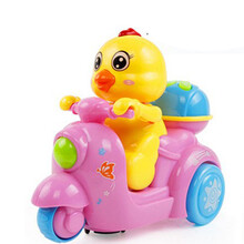 电动玩具男孩宝宝公鸡车女孩婴儿童益智万向带音乐发光6-12个月1-3岁 粉红色 电动万向小鸡+3节7号电池+螺丝刀