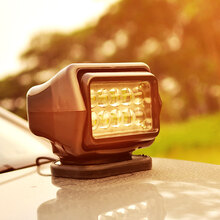 优玛车灯 车载探照灯迷你小体积LED无线遥控360度旋转户外越野强光远射探照灯 50WLED探照灯 12V50WLED探照灯