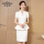 短袖白色西装+半裙