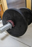 迪卡侬（DECATHLON）杠铃片小孔哑铃片举重器材家用包胶烤漆EYB7 2.5KG黑色（单个装） 实拍图