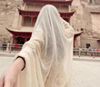荣花施披肩围巾女民族风大西北新疆沙漠海边旅游拍照棉麻纱巾沙滩丝巾 披肩丝巾【米色】120*180CM 实拍图