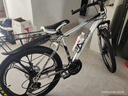 永久（FOREVER）山地自行车男越野单车变速赛车26英寸学生成年大人女成人 钢架三刀-白黑【超强减震 高承重】 24寸24速【适合:140-165cm】 实拍图