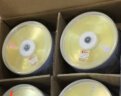 啄木鸟 CD-R 光盘/刻录光盘/空白光盘/刻录碟片/  52速 700M 五彩系列（黄色版面） 桶装50片 刻录盘 实拍图