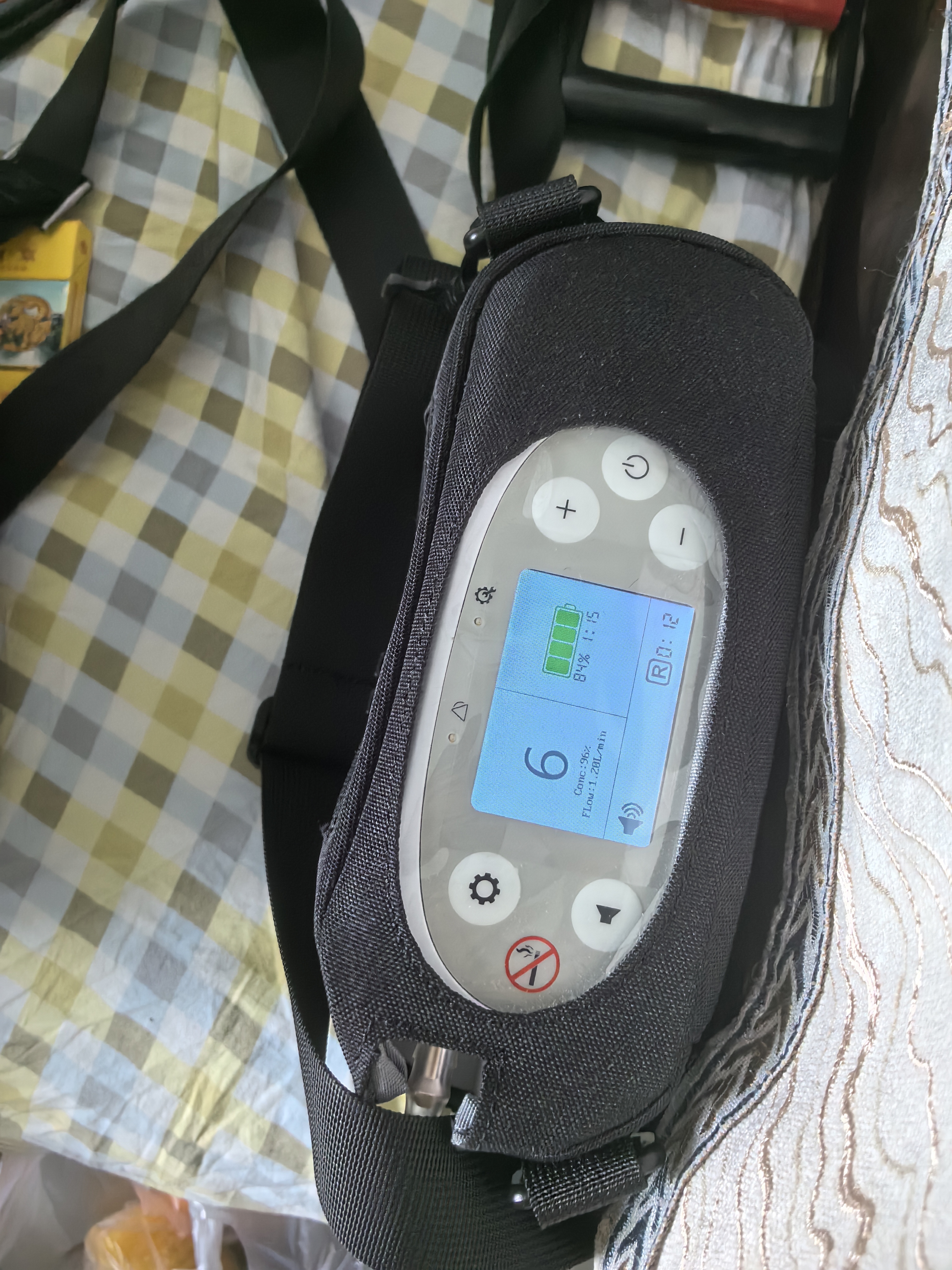 精安医用便携式制氧机5升 老人高原氧气机 车载小型增氧机 吸氧机家用 【医用6档】P2-E6（3块电池含赠送1块） 实拍图