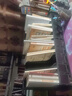 得力（deli）加厚文件框文件筐文件栏桌面收纳盒办公室文件架简易立式书立书架桌上资料架办公用品 黑色【五联/不带笔筒】条纹镂空 实拍图